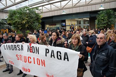 2016 01 19 ProtestaImpagosLinorsaConcelloVigo01.JPG